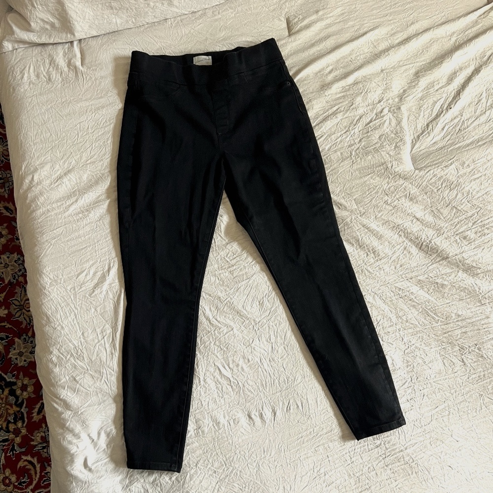 Universal Thread High Rise Pull-On Jegging /  Size 12/31S / Color Black